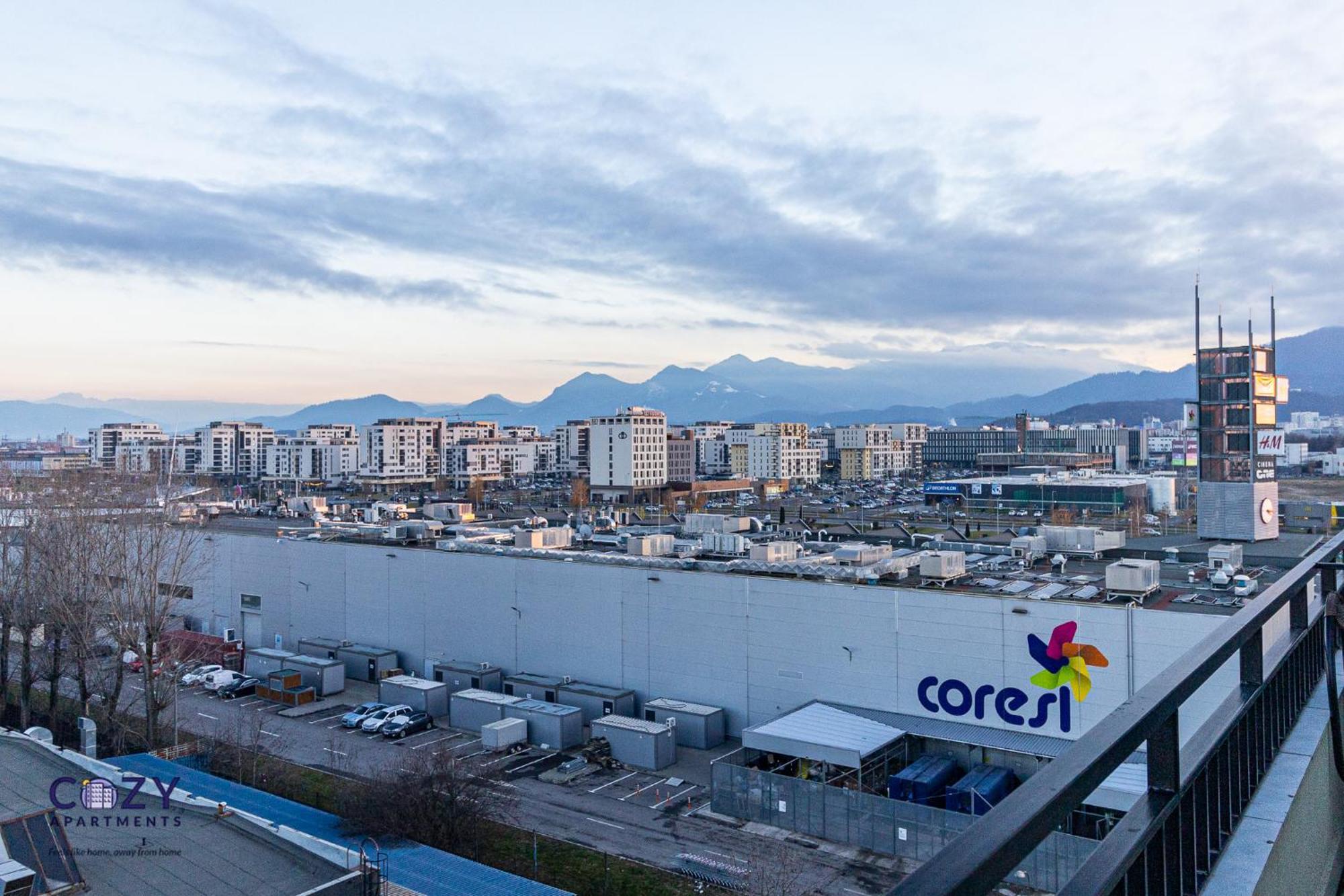 Luxury Residences & Suites In Central Brasov At Coresi Mall Luaran gambar
